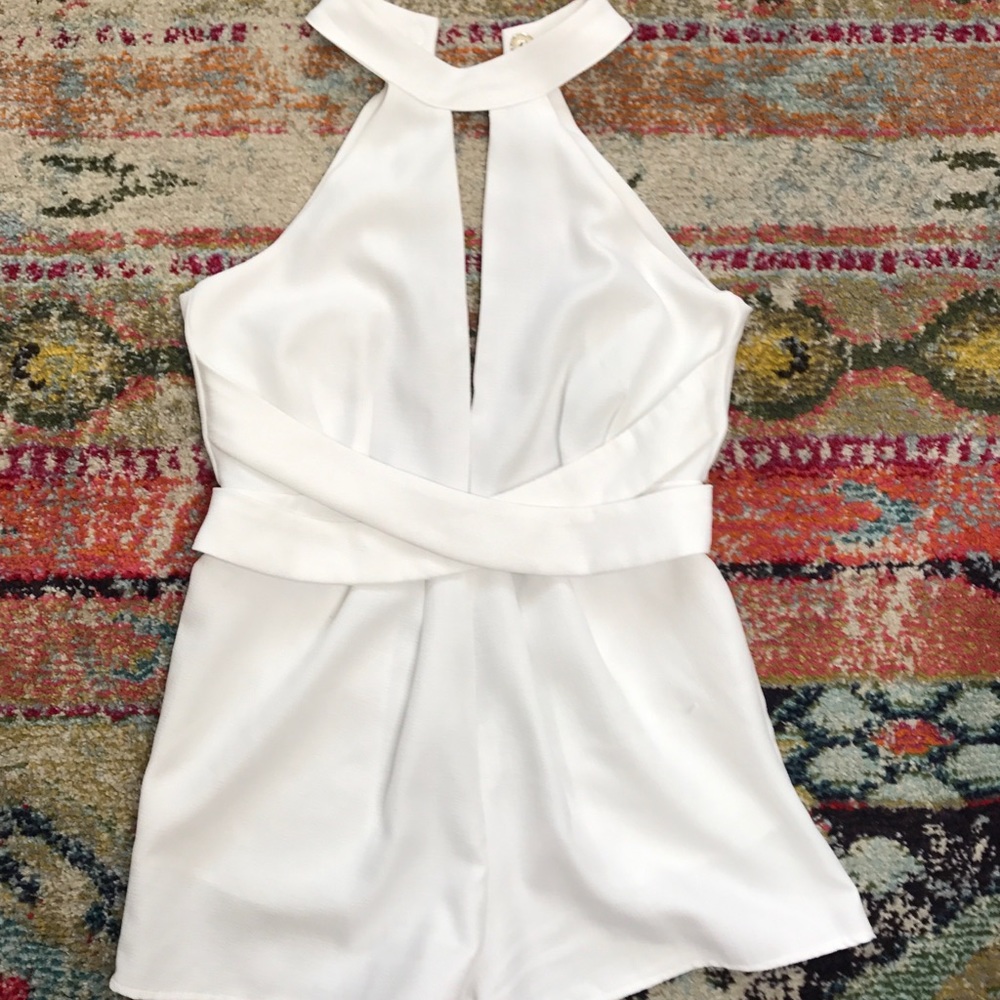 WHITE LOW CUT ROMPER